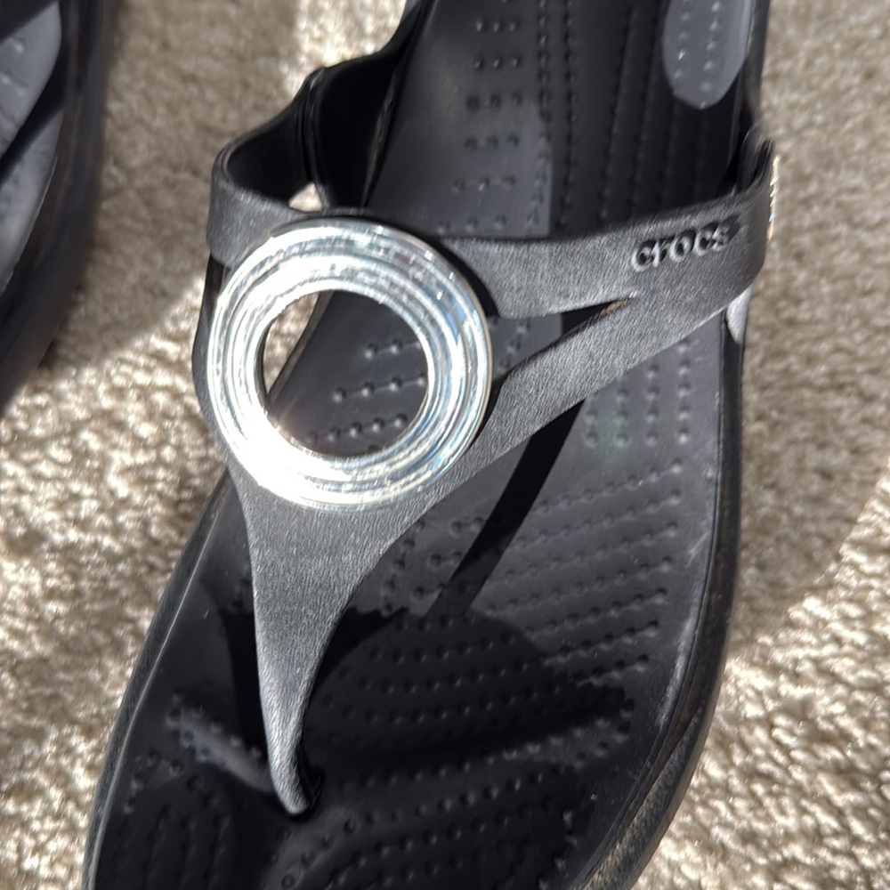 Croc wedge sandals with silver buckle - Picture 2 of 2
